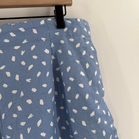 LOFT ANN TAYLOR Shorts SZ Large Linen Blend Pleat Pull On Shorts Blue White Geo - Picture 5 of 8